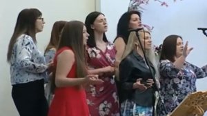 Песня "Верую я в Бога Отца, в Сына Его Иисуса Христа".
