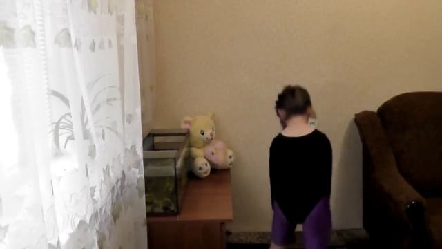 Как научиться стоять на руках.As will learn to stand on hands. СТОЙКА НА РУКАХ. смотреть онлайн