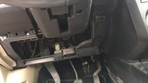 Ford fiesta 2002-2005 kasetçalar sökümü / mk5 radio removal