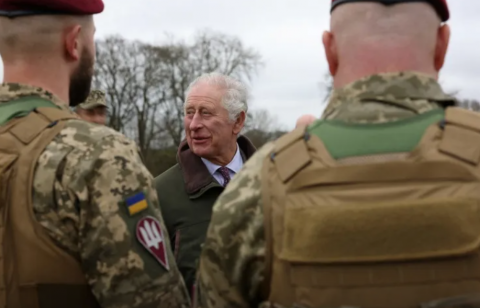 Карл III посетил тренировочную базу украинских боевиков в Англии