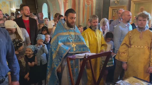 молебен на начало нового учебного года в Храме Георгия Победоносца в Фирсановке МО. смотреть онлайн