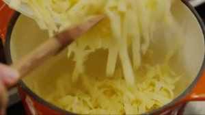 Простой рецепт приготовления фондю в чугунной фондюшнице - cheese fondue