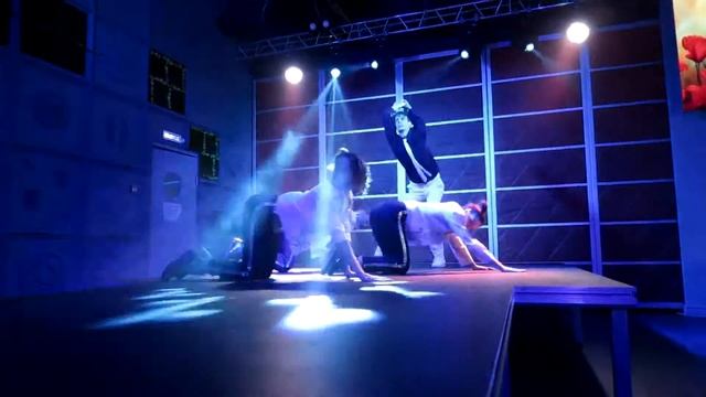 Hollywood Vogue Ball / SO EMOTIONAL смотреть онлайн