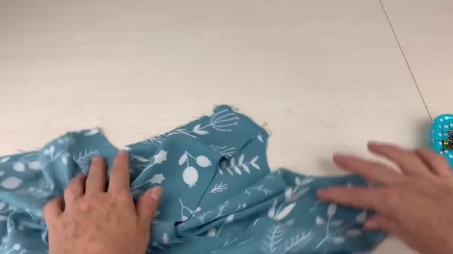 Цельнокроеная обтачка горловины и проймы. Finishing Neckline And Armholes With One Piece Lining.
