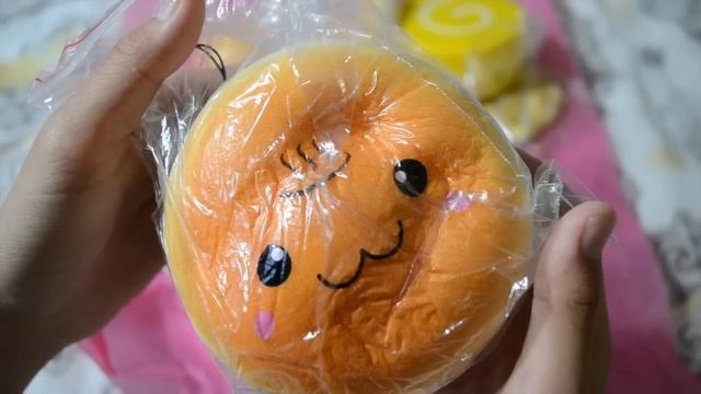 ONE VERY SQUISHY PACKAGE смотреть онлайн