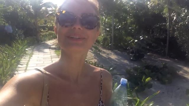 остров влог ☀ плавать в океане, гуава, и тренировки. смотреть онлайн