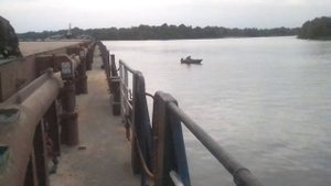 Рыбак которому жить надоело.Река Дон.Константиновск.Ростовская область.