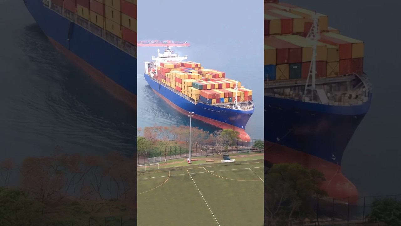 Контейнеровоз чуть не протаранил берег смотреть онлайн