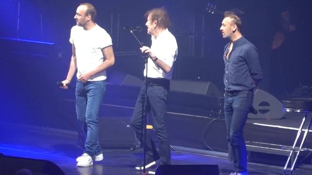 Alain Souchon, Pierre Souchon et Ours, Presque & Le marin, Forest national, 30.04.2022 смотреть онлайн