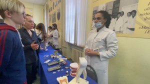 Николь и мастер-класс по стоматологии на дне открытых дверей 2022