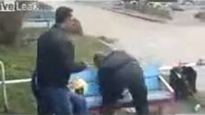 Так дерутся пьяные российские алкаши