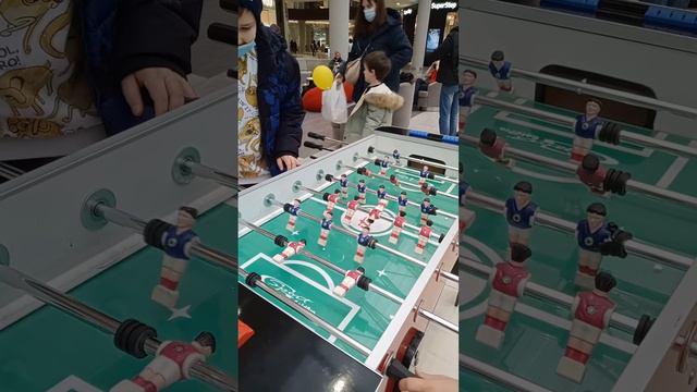 Футбол настольный. Игра