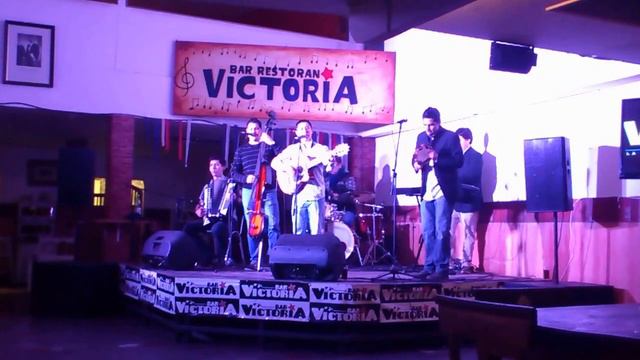 La Flor De La Verbena / Los Callaitos en Bar Victoria смотреть онлайн