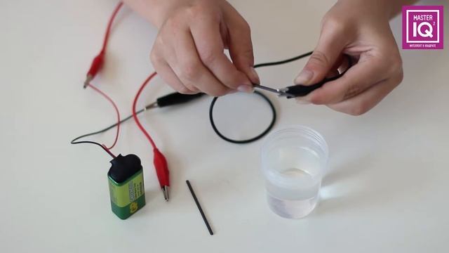 Набор для опытов «Электролиз», Master IQ (Мастер IQ) смотреть онлайн