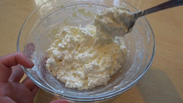 Нежные и воздушные сырники, без яиц и жарки! Творожное чудо! смотреть онлайн