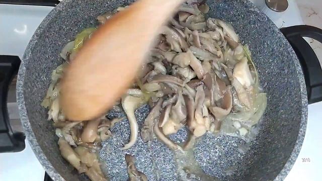 ПАСТА С ВЕШЕНКАМИ И СЫРОМ ДОРБЛЮ / Как приготовить вешенки. #простовкусно
