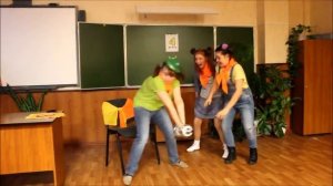 Маленькое выступление в стиле Чарли Чаплина.