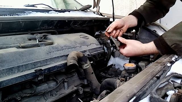 Замена термостата Nissan Note CR14DE смотреть онлайн