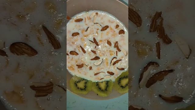 healthy oats with kiwi 🥝 fruit #weight loss #healthy #homemade #youtubeindia #viral