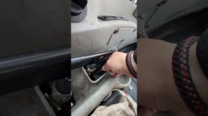 Произвести дополнительную натяжку ручника на case 695ST , когда уже регулировочного винта не хватае