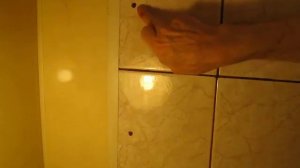 Как укрепить кафельную плитку к стене