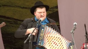 Антон Малышев - Я милого узнаю по походке