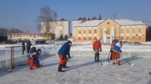 ❓ Как думаете, легко передвигаться по льду в валенках? Вряд ли...