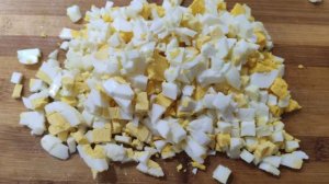 Мясной салат со сметанной заправкой