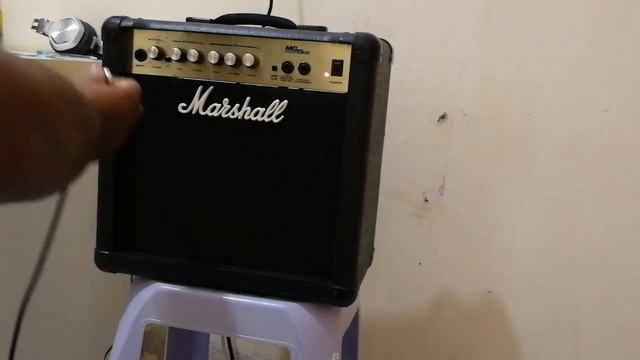 Marshall MG15CD смотреть онлайн