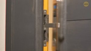 Лента на двери означает, что дом помечен, но для чего?