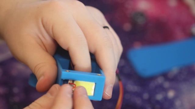 Cheap & Easy DIY Hand Cranked Flashlight смотреть онлайн