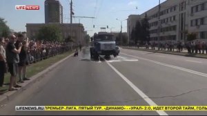 Донецк - антифашистский парад 24 августа 2014 // LifeNews