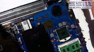 Как почистить от пыли ноутбук Samsung NP 300 и поменять термопасту