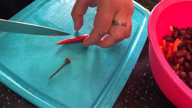 Салат Тбилиси! (Вкуснятина)эпизод №150 смотреть онлайн