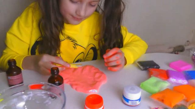 КАКИЕ ИНГРЕДИЕНТЫ НЕЛЬЗЯ ДОБАВЛЯТЬ В СЛАЙМ / СВЕТЯЩИЙСЯ СЛАЙМ смотреть онлайн