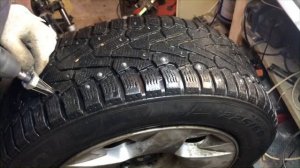 Ремонт зимней резины ,замена шипов своими руками