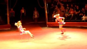 "АКРОБАТЫ ЭКСЦЕНТРИКИ" - Цирк "Надежда"-ИЖавто. Алёна+Дарина РИГА 2015 год