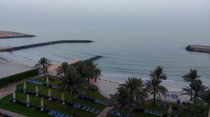 ВОЛНОРЕЗЫ НА ПОБЕРЕЖЬЕ ПЕРСИДСКОГО ЗАЛИВА В АДЖМАНЕ