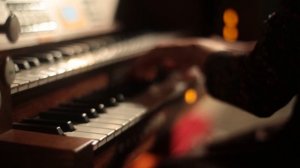 Новогодние сказки с органом и песочной анимацией.