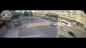 Проехавшая поперек шесть полос движения на «Современнике» иномарка попала на видео