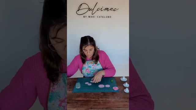 Flores Yerberas Modeladas en Pasta de Azucar смотреть онлайн