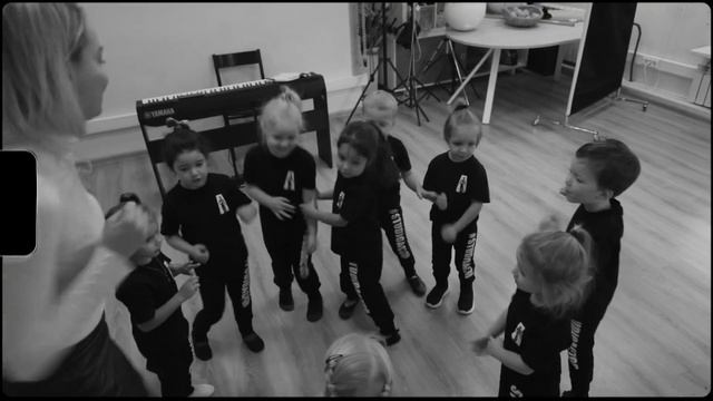 Мария Гах педагог по актерскому вокалу смотреть онлайн