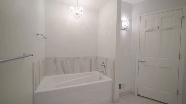 Tour of 560 Fox Pointe Ct | Bloomfield Hills, MI Real Estate & Homes смотреть онлайн