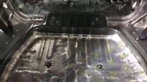 Именно днище в Пежо 4007 является основным источником постороннего шума, а заводской шви мало