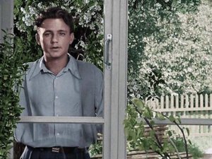 ПОД ОКНОМ ЧЕРЕМУХА КОЛЫШЕТСЯ