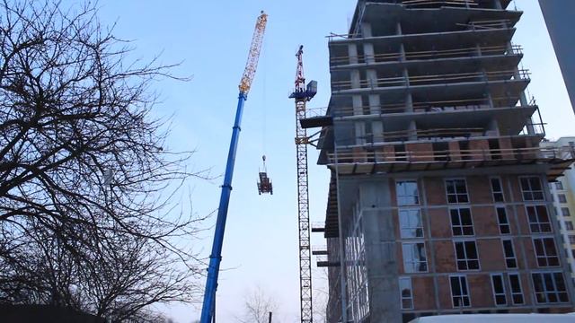 Lviv. Dismantling of Potain G20/15C using Grove GMK6250 смотреть онлайн