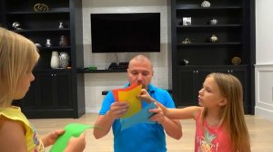 Мы ЗАПУТАЛИСЬ ! Николь и Алиса ПРОТИВ Крейзи МУСОРНИКА