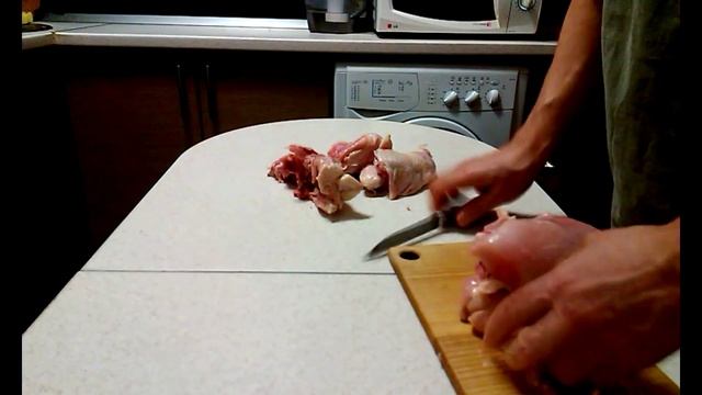 КАК БЫСТРО РАЗДЕЛАТЬ КУРИЦУ НА ЧАСТИ смотреть онлайн