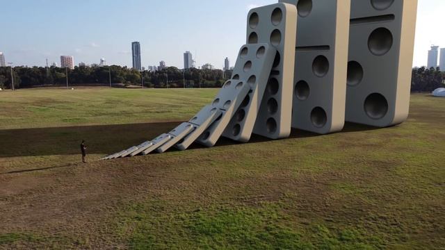 Domino Effect - The Largest Domino Simulation On Real Footage V4