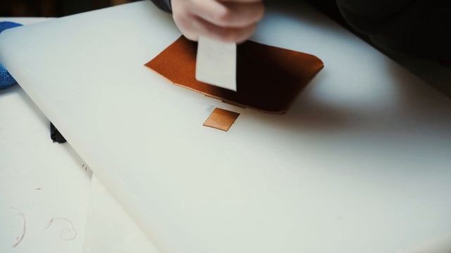 MAKING A HANDMADE SMALL LEATHER WALLET - ASMR смотреть онлайн